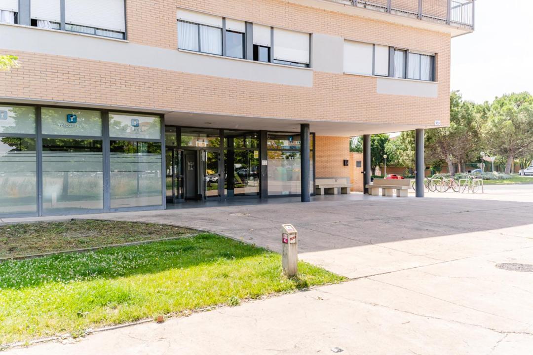 Micampus Logrono Student Residence Exteriér fotografie